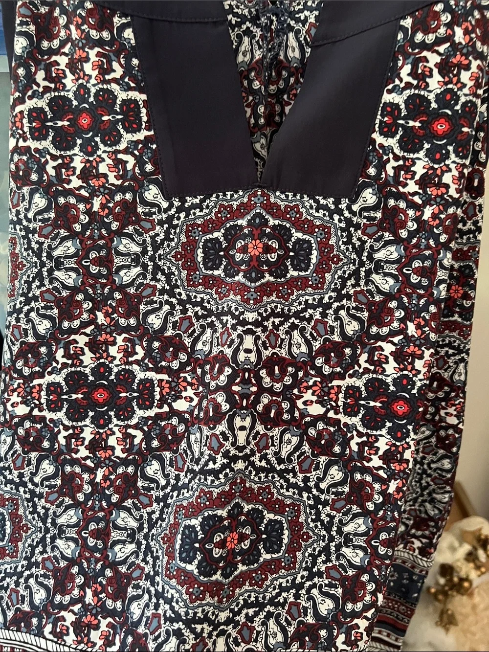 Athleta Navy and Burgundy Printed Sleeveless Silky Tunic Tank Top L NEW no Tag - Picture 2 of 8
